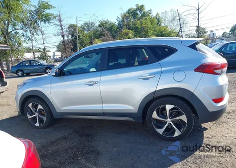 2016 Hyundai Tucson Sport z USA, uszkodzony, nr VIN KM8J3CA22GU240405